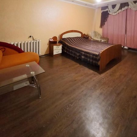 1 Комнатная Квартира Остановка Торговый Центр Cherkasy Ngoại thất bức ảnh